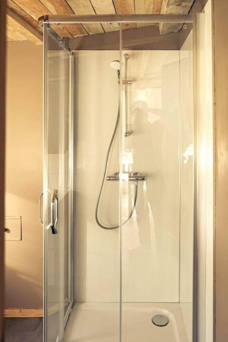 Le P'Tit Nid : Mini Loft Pour 2 A 4 Personnes Villa Tellin Exterior photo
